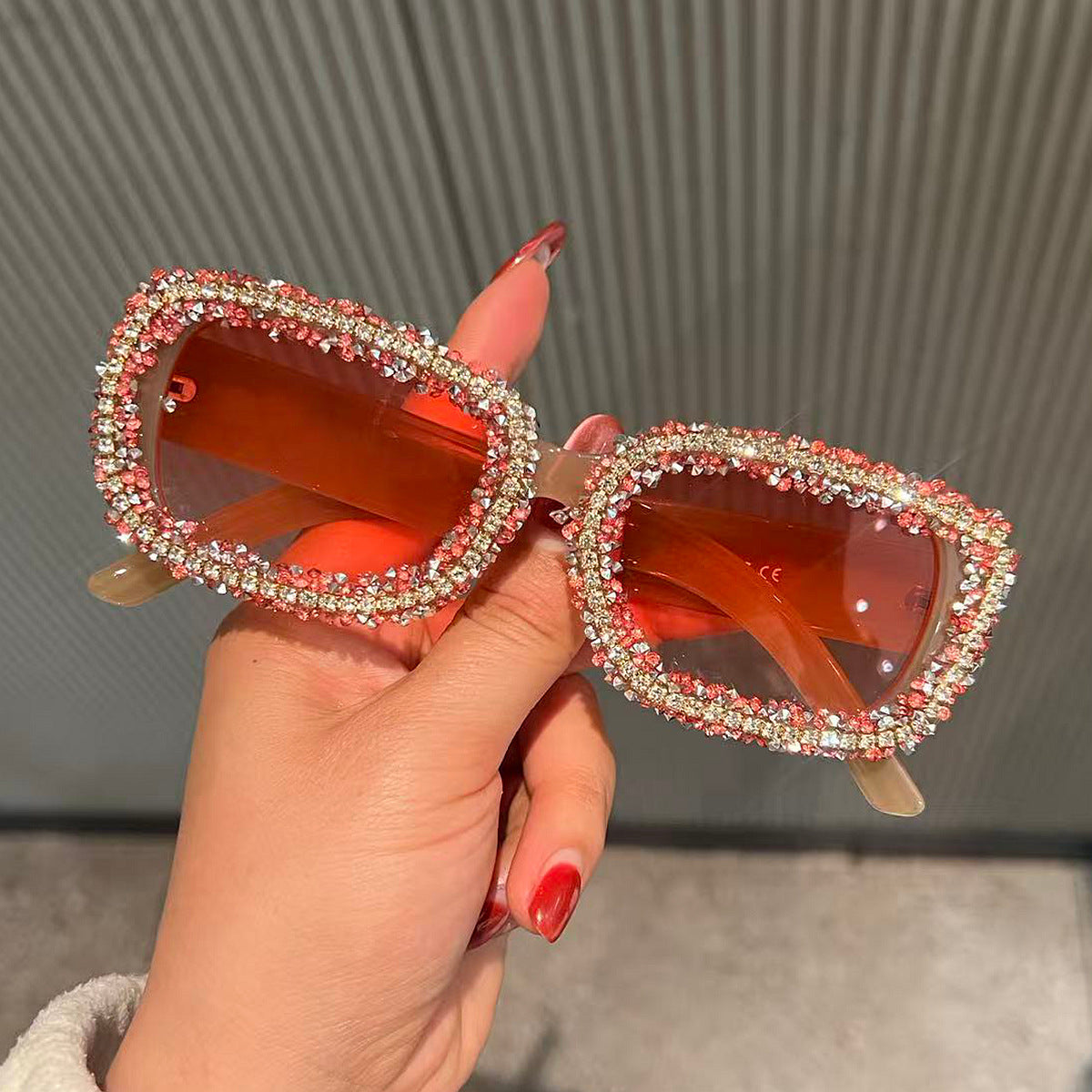 Damen Sonnenbrille mit luxuriösem Kristallrahmen Karnz
