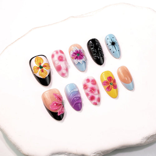 Künstlerisches florales Design Press-On Nagelset Karnz 1790636706