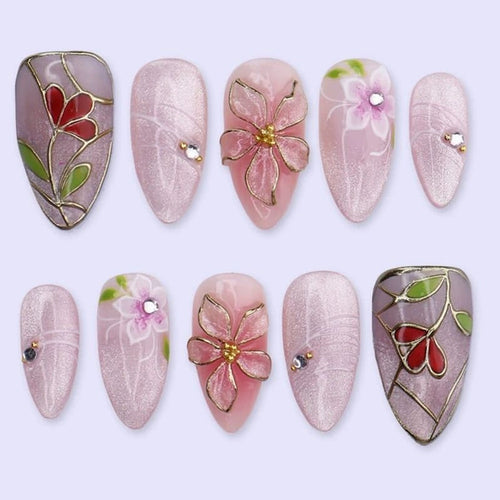 Künstlerische florale Press-on Nageltips