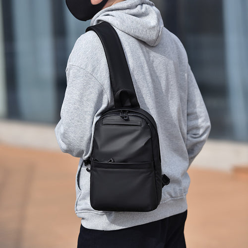 Leichter wasserabweisender Sling-Rucksack Karnz