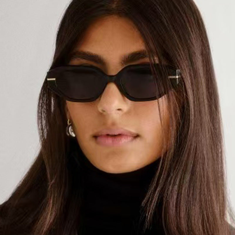 Damen stilvolle geometrische Sonnenbrille mit verspiegelten Gläsern und einzigartigem Rahmen Karnz