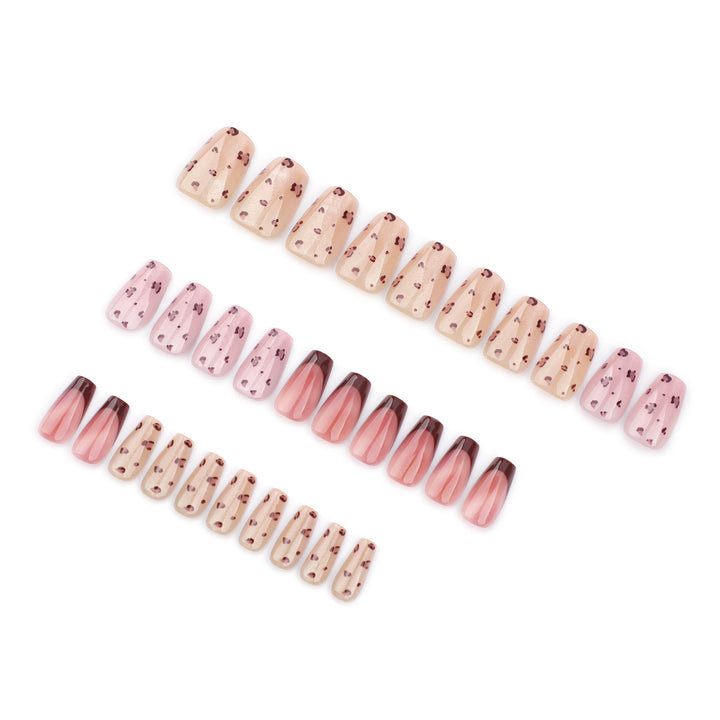 Kunstvolle Nagelverlängerungen mit elegantem Glitzer-Design Karnz