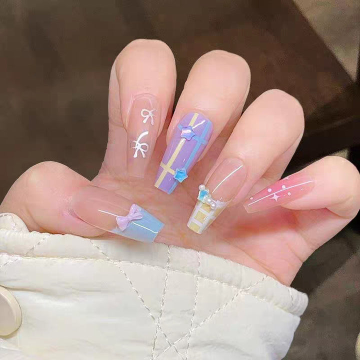 Süßes thematisches Press-On Nagelset Karnz