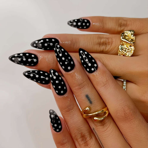 Künstlerisches mandelförmiges Press-On Nagelset mit Punkten Design Karnz