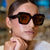 Damen quadratische Sonnenbrille mit komfortablem Kunststoffrahmen und UV-Schutz Karnz