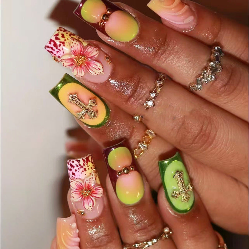 Kreative florale Press-On-Nagelspitzen Karnz