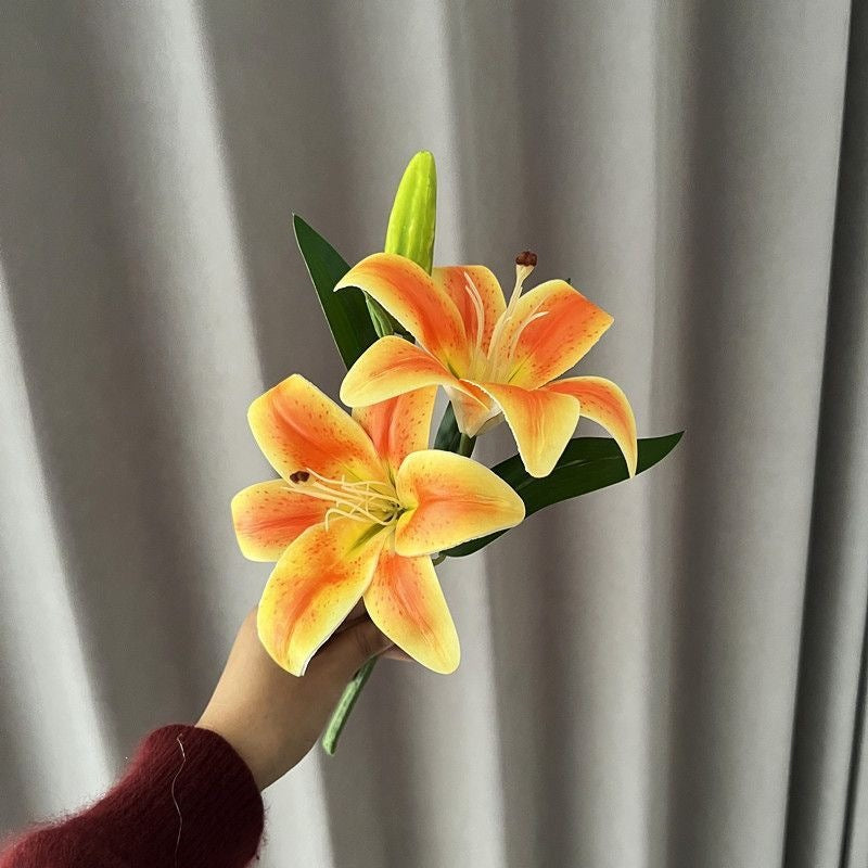 Künstlicher Flieder-Lilienstrauß
