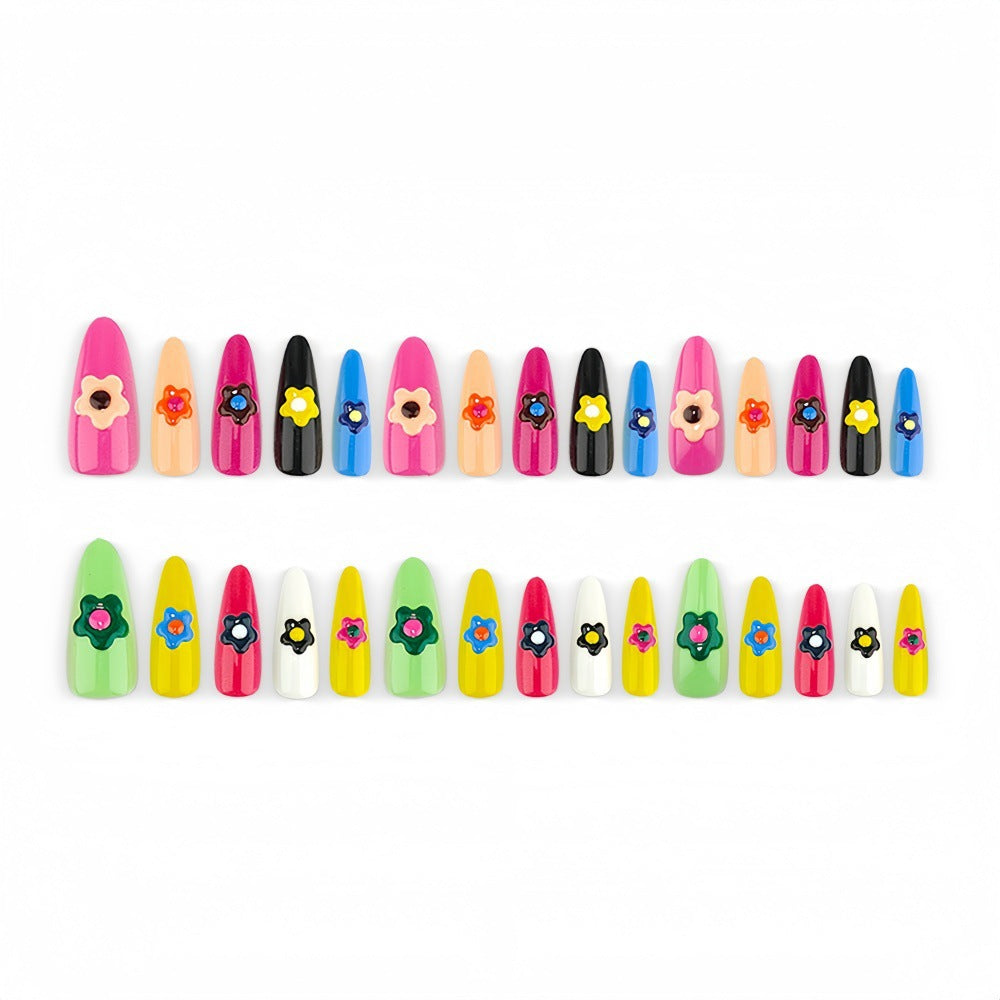 Kreative Nagelkunst-Set mit Floralen 3D-Applikationen Karnz