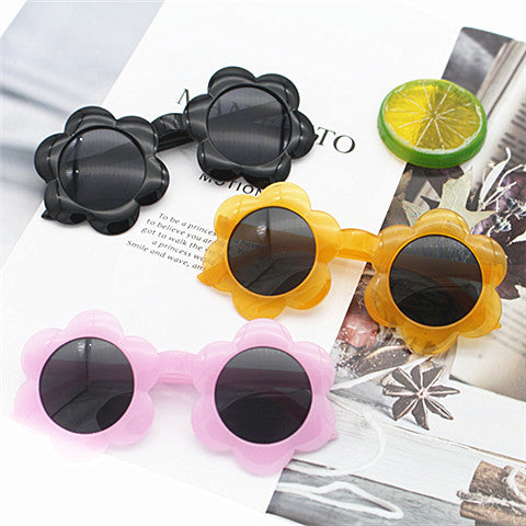 Damen Sonnenbrille im verspielten Blumenmuster Karnz