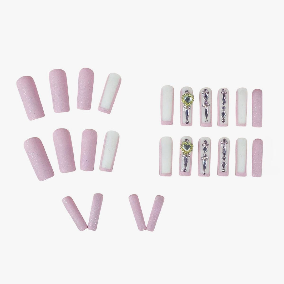 Dekoratives Acryl-Nageldesign Karnz