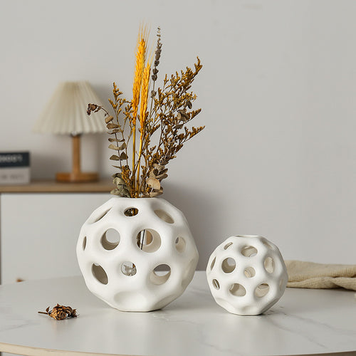 Dekorative skulpturale Vase Karnz