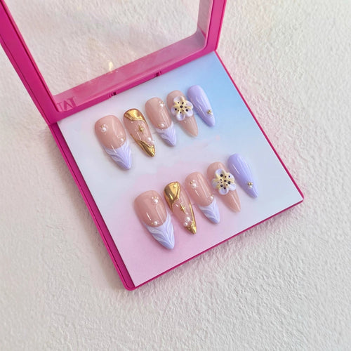 Elegantes Press-On-Nagelset mit floralen und Juwel-Akzenten  1791774630