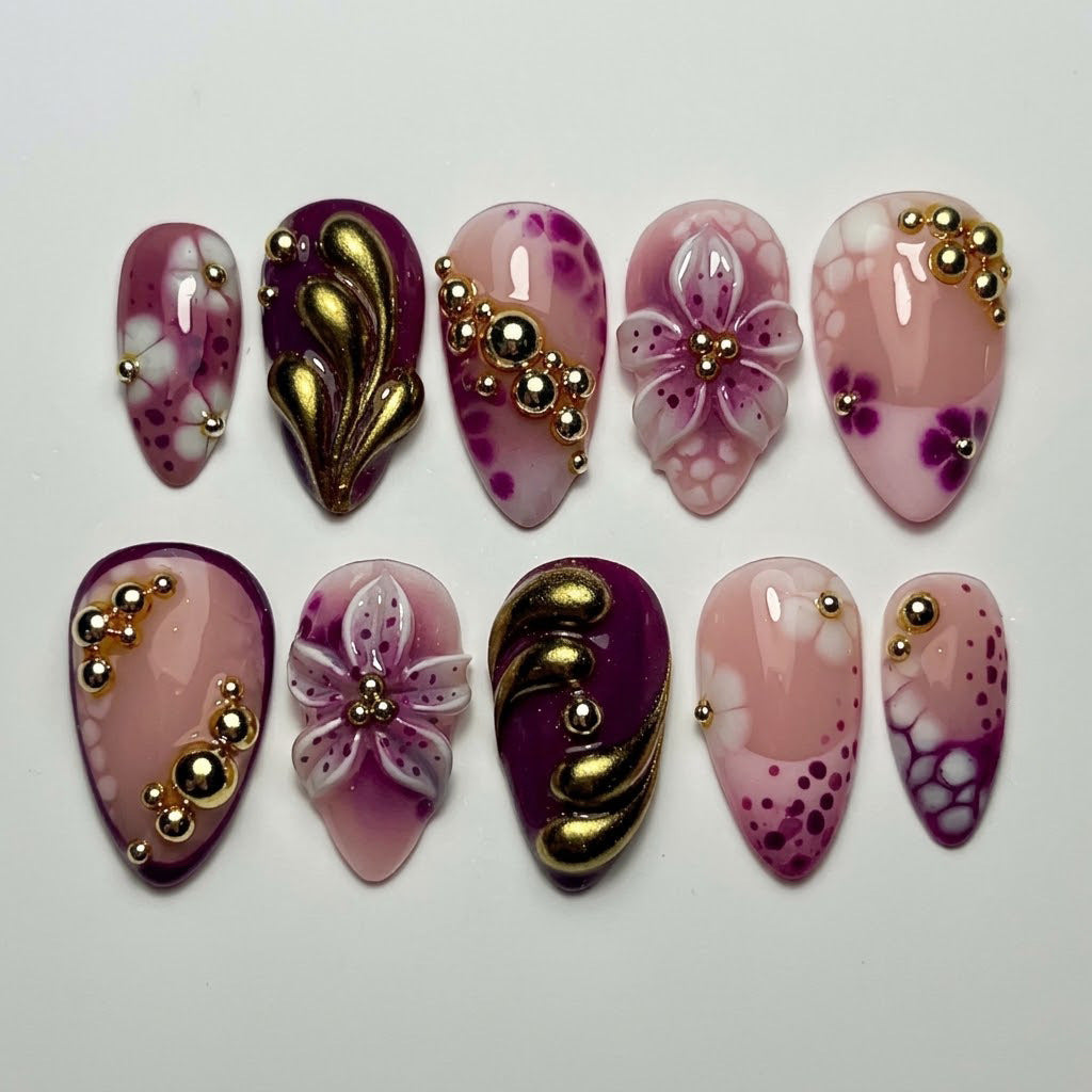 Künstlerische floral verzierte Press-On Nägel
