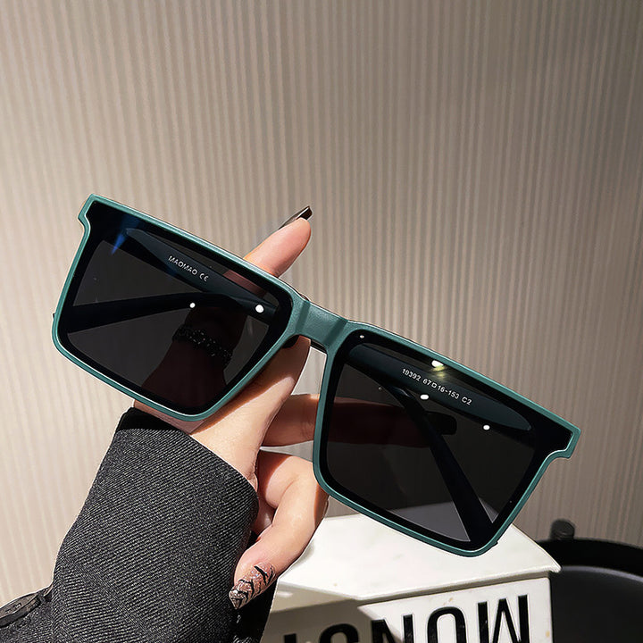 Damen quadratische Sonnenbrille mit modernem, robustem Kunststoffrahmen Karnz