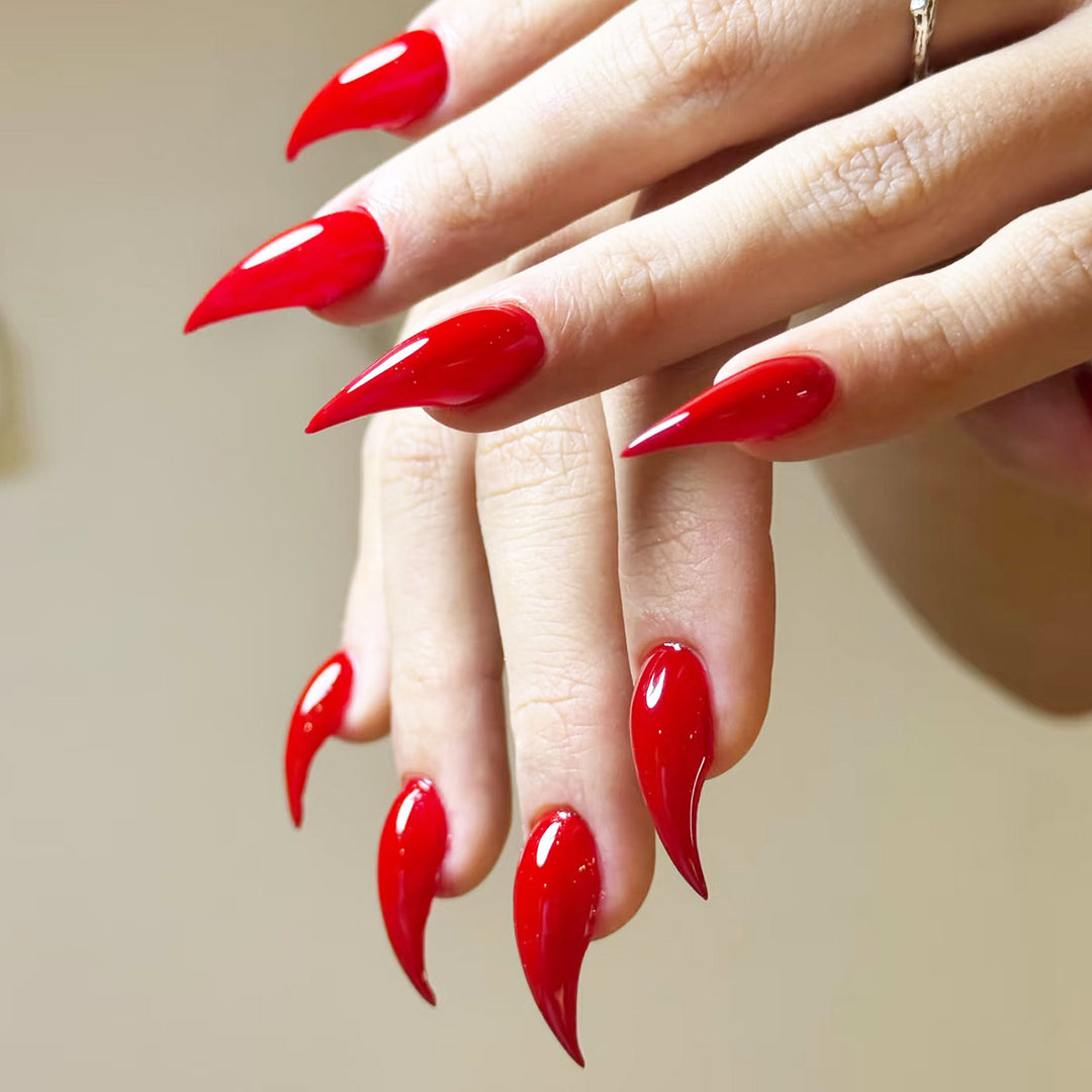 Elegante Stiletto-Nagelerweiterungen Karnz