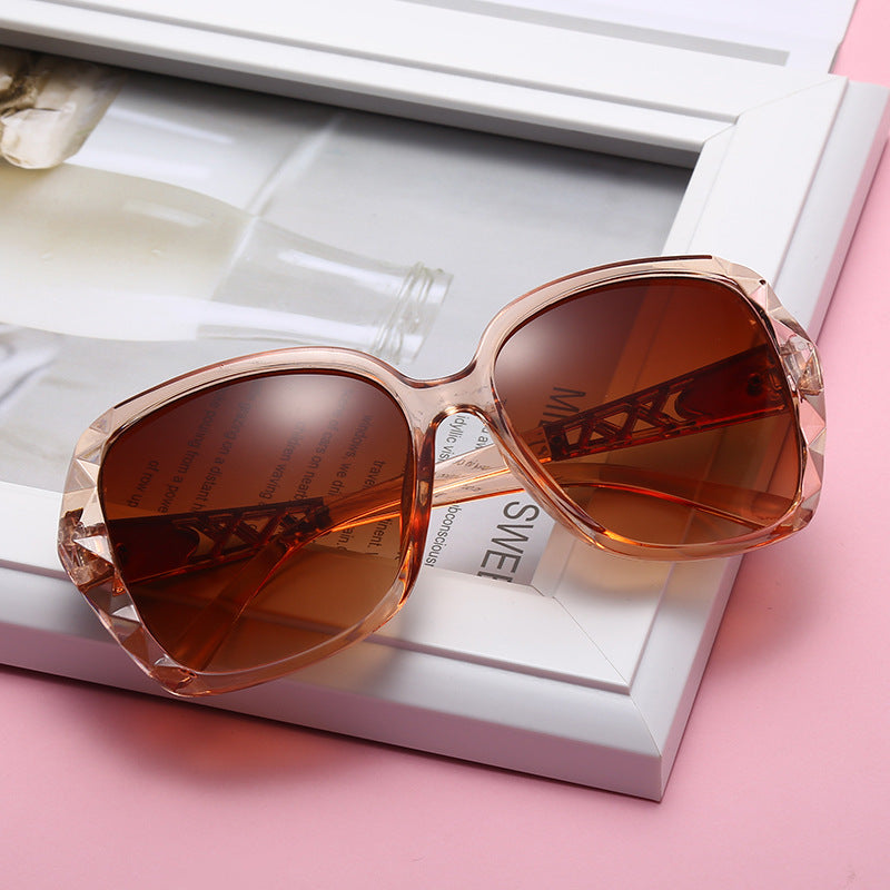 Damen Sonnenbrille im luxuriösen Glamourstil Karnz