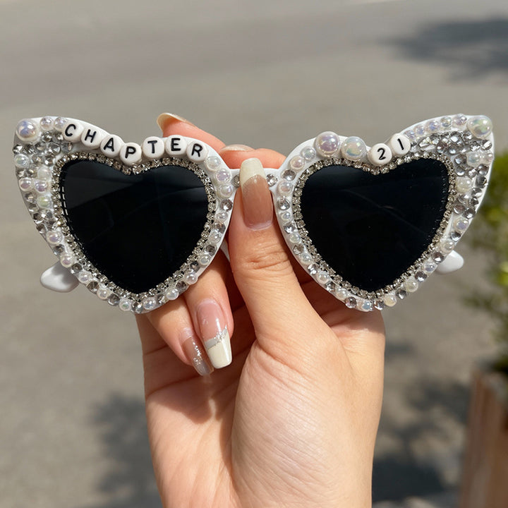 Herzförmige mit Perlen verzierte Sonnenbrille Karnz