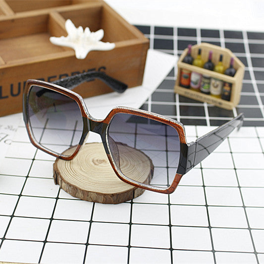Damen extravagante quadratische Sonnenbrille mit einzigartigem Design Karnz