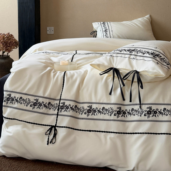 Luxuriös gesticktes Baumwoll-Bettbezug-Set mit Bolster und Kissenbezügen mit Bindeband