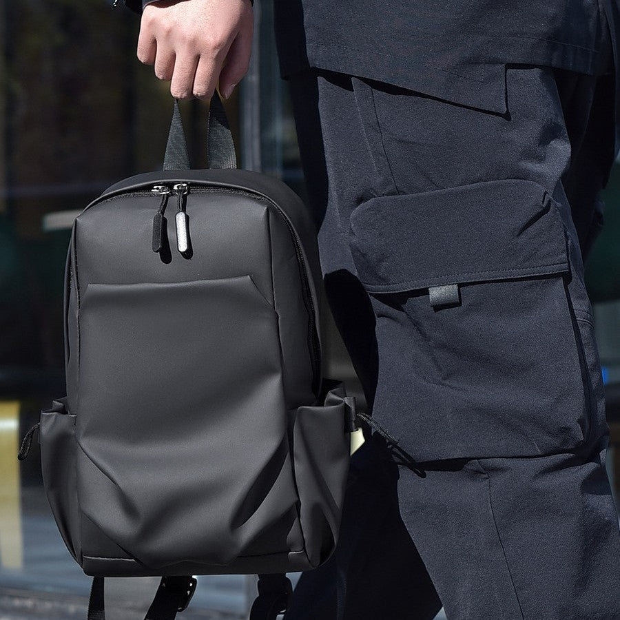 Schlanker minimalistischer Rucksack