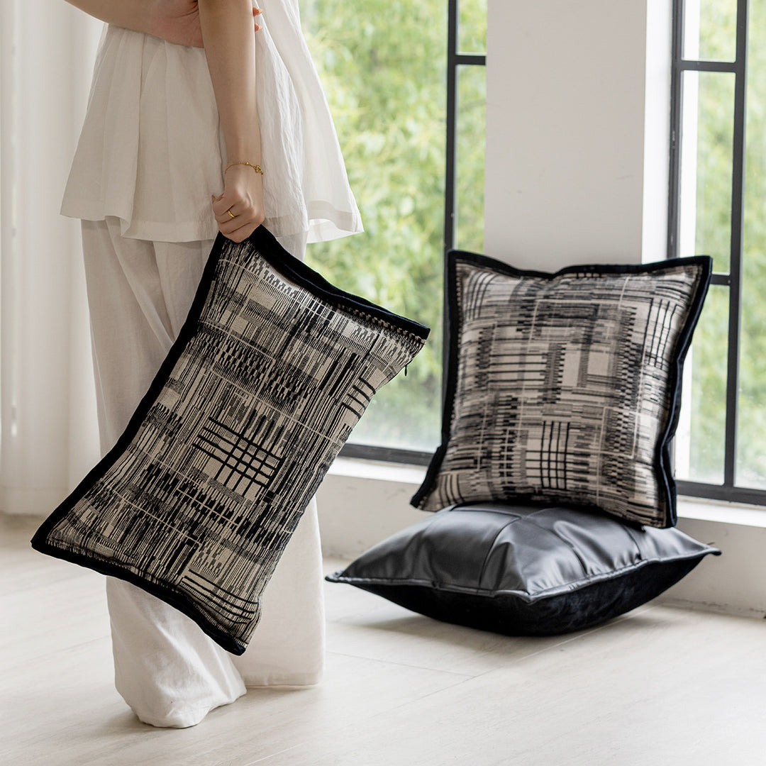 Dekoratives Kissen im modernen Kunstlederdesign