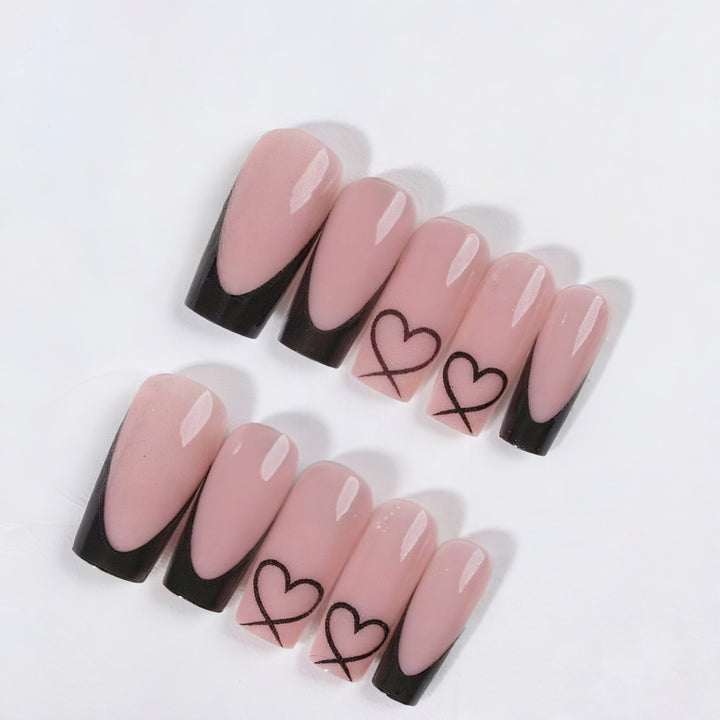 Stilvolles Herzdesign Französische Spitze Nagelverlängerungen Karnz