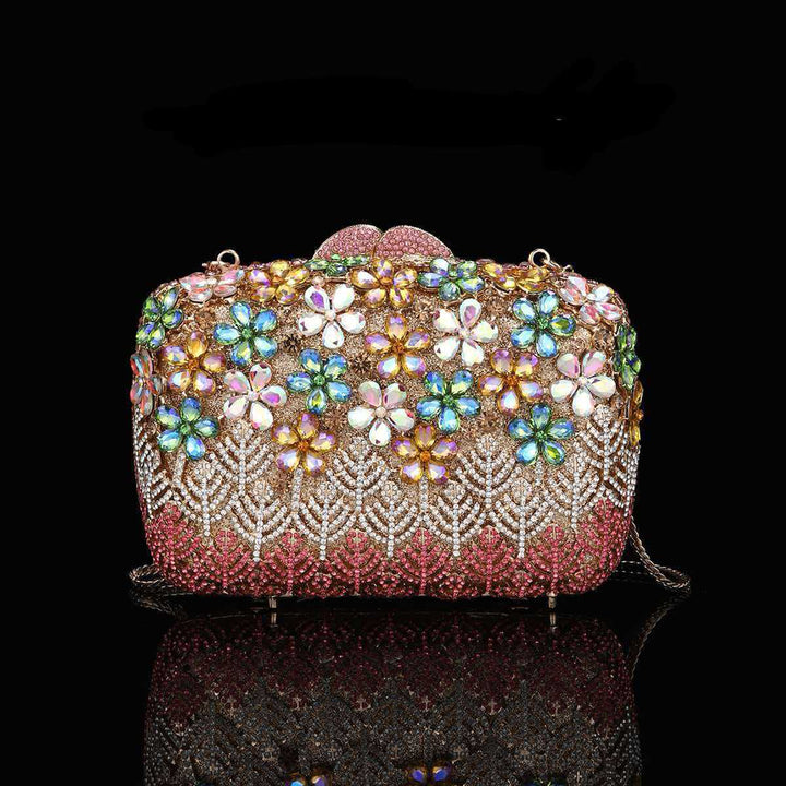 Blumenverzierte Abendhandtasche