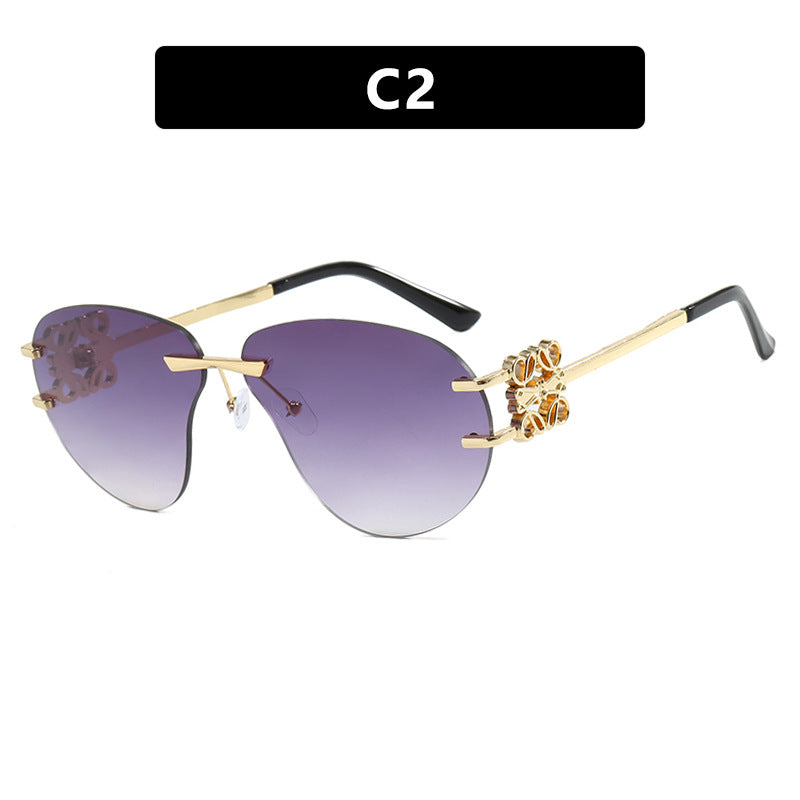 Damen modische Sonnenbrille im eleganten Aviator-Stil mit Kunststeindetails Karnz