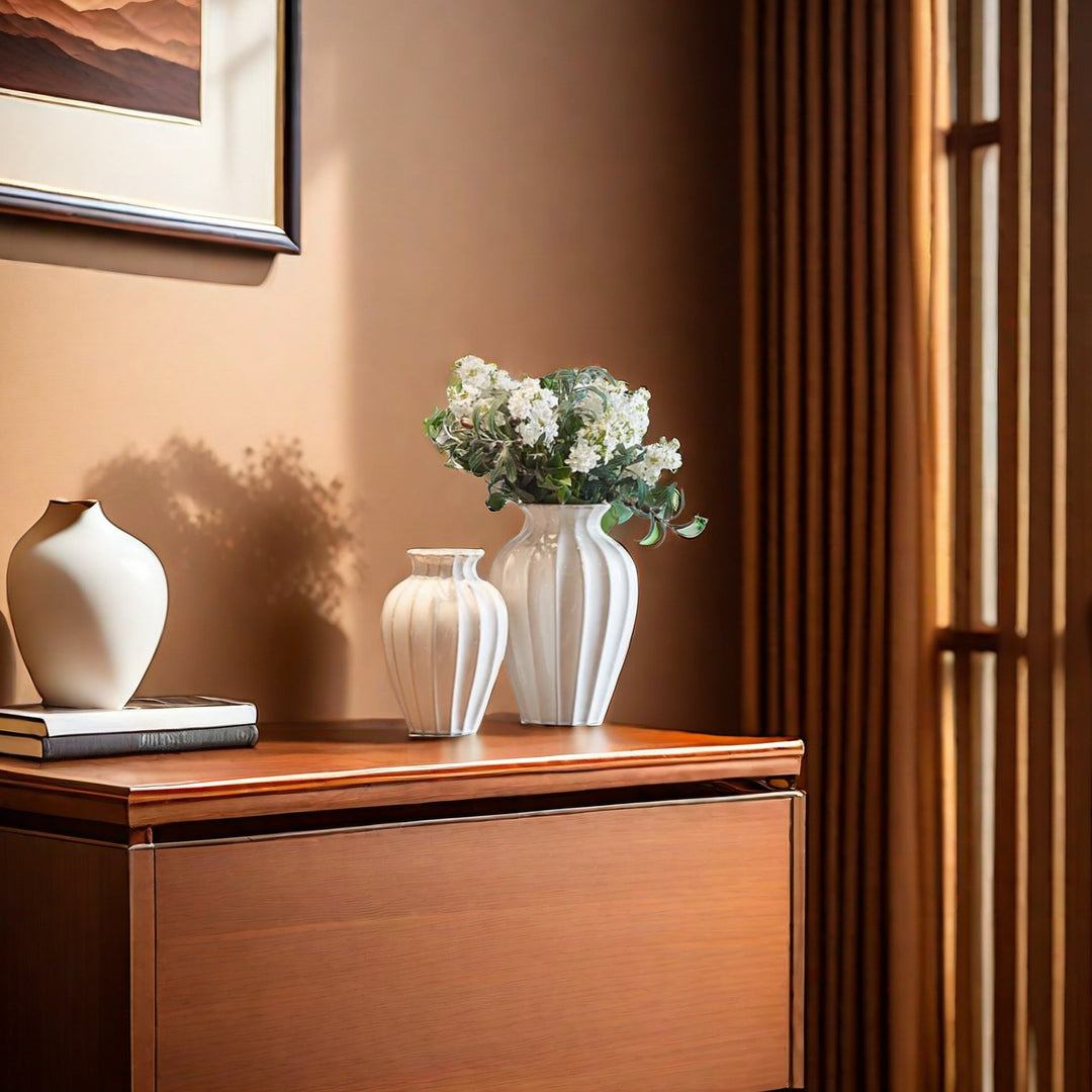 Elegante Keramikvase mit Rippenstruktur Karnz