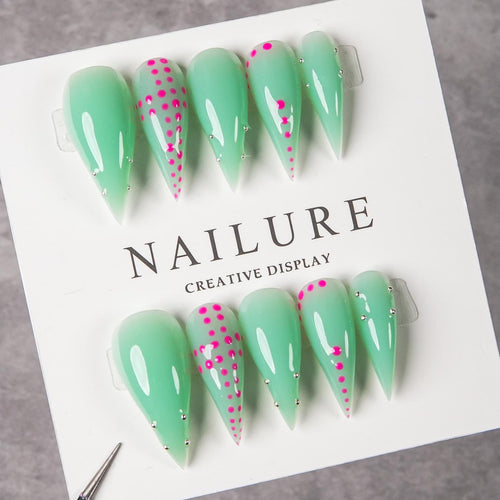Stiletto Press-On Nagelverstärkungen mit Edelsteinakzenten