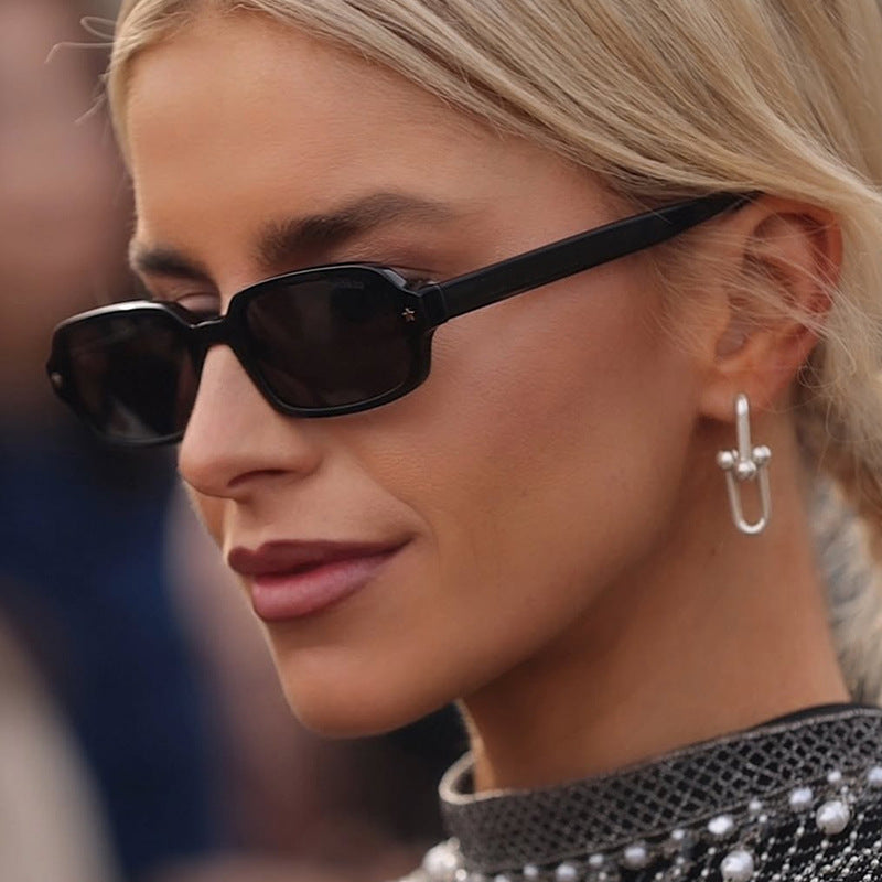 Damen modische Rechtecksonnenbrille mit herausragendem Design und schützendem UV-Filter Karnz