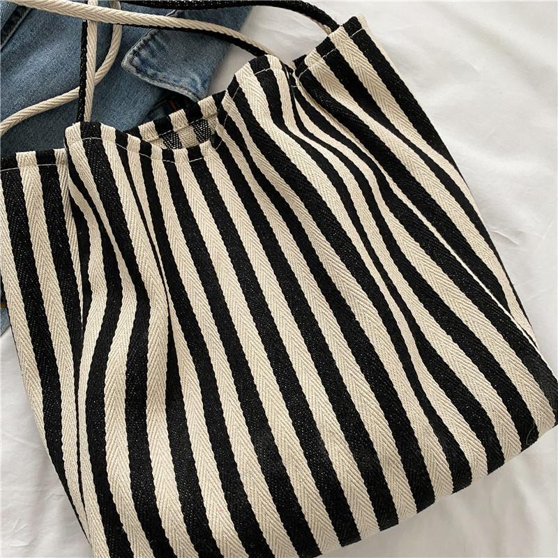 Lässige gestreifte Canvas-Shopper-Tasche