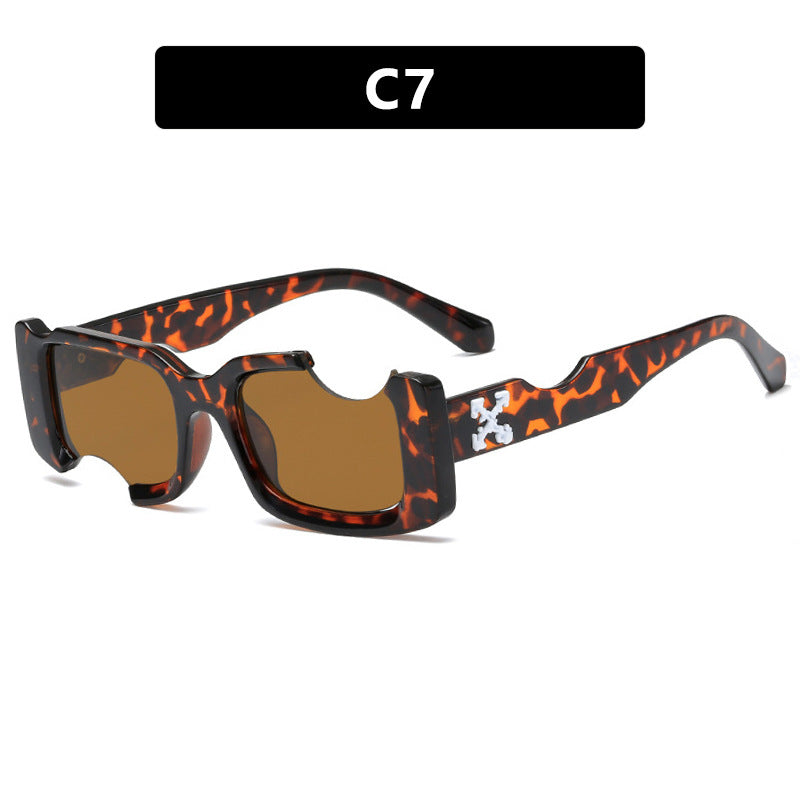 Damen modische Sonnenbrille mit markantem Design und robustem Kunststoffrahmen Karnz