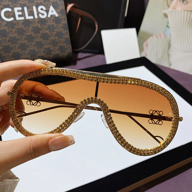 Damen Glamouröse Oversized-Sonnenbrille mit strassbesetzten Akzenten Karnz