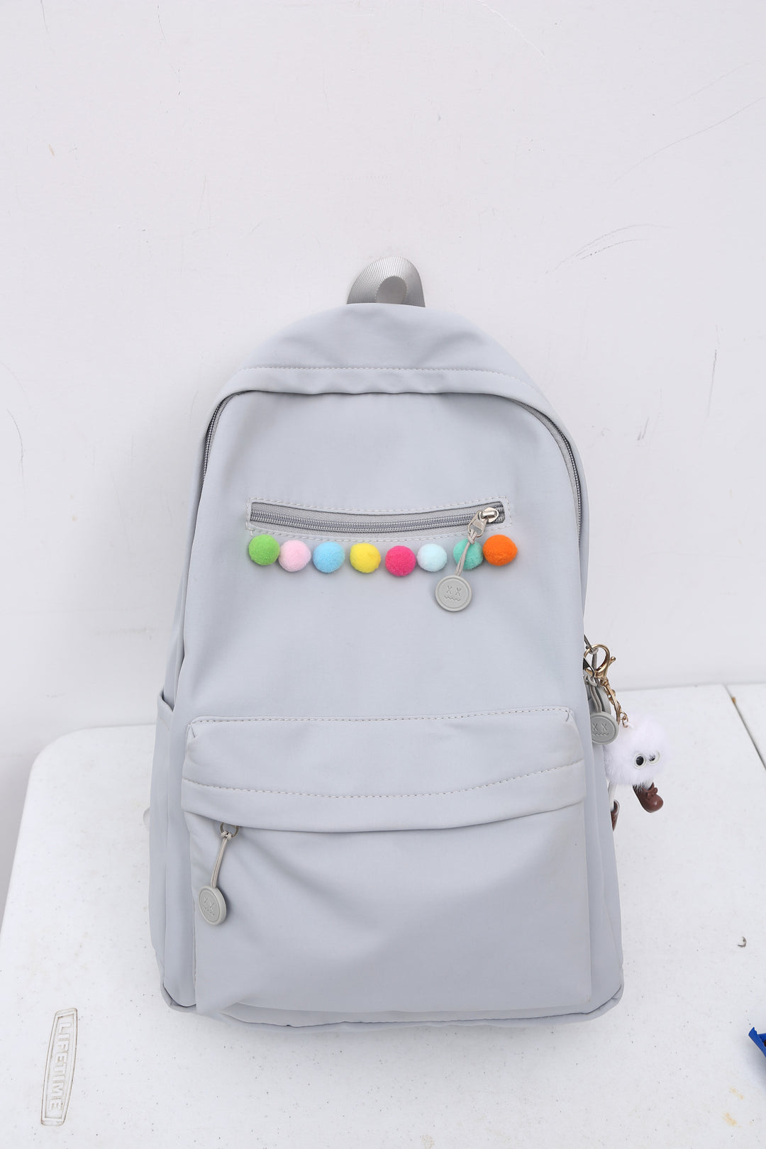 Praktischer Rucksack mit Farbenfrohen Applikationen Karnz