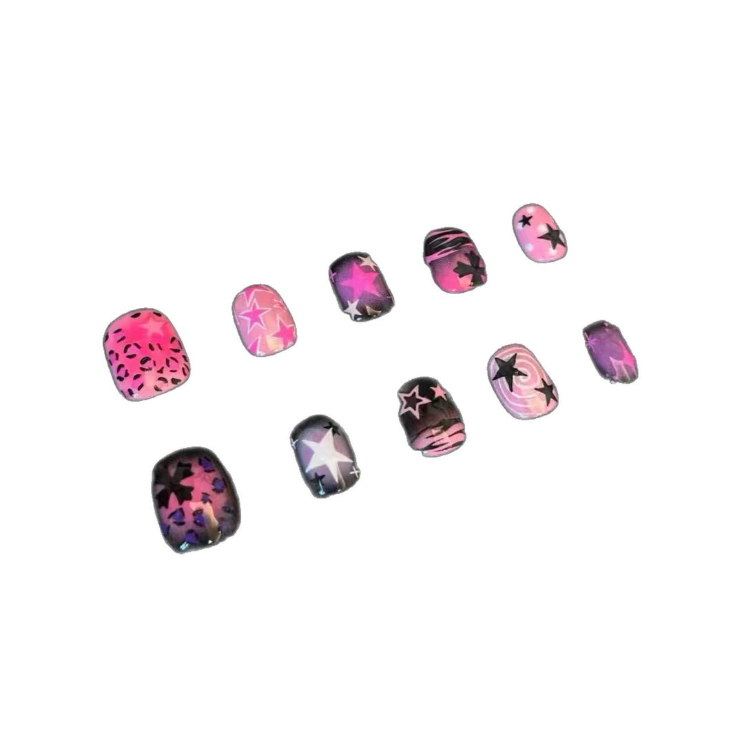 Stylisches Sternenbedrucktes Press-On Nagelkunstset Karnz