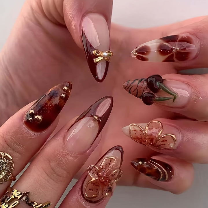 Kreatives Künstlerisches Press-On-Nageldesign Karnz
