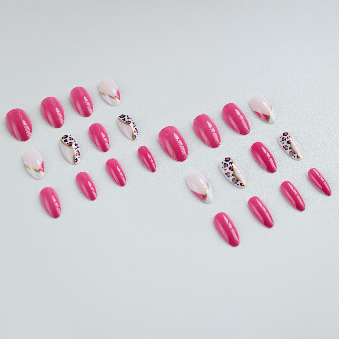 Stylisches French Tip Design Nagelkunst