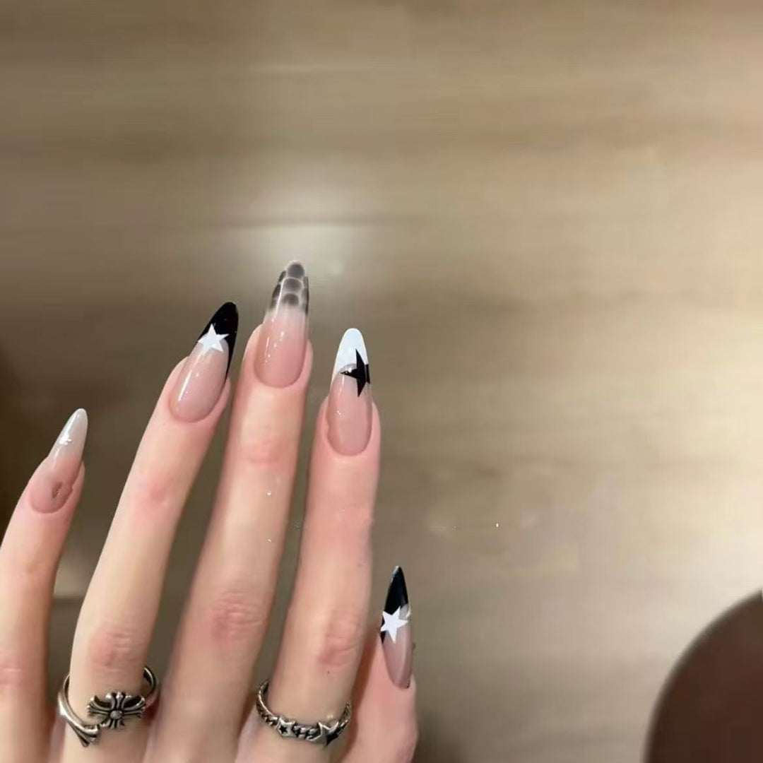 Künstlerisches Stiletto-Nagelset Karnz