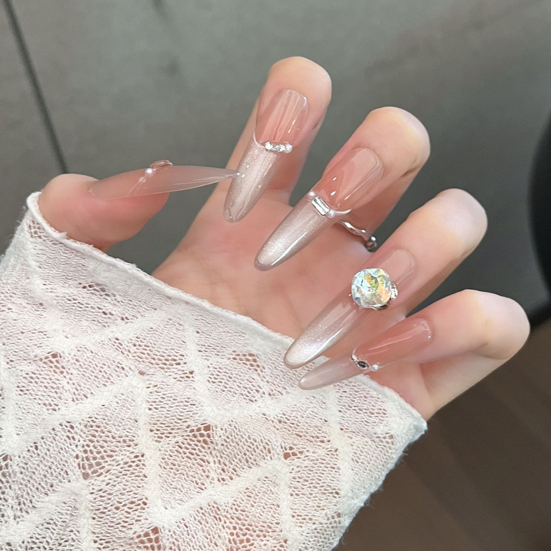Glamorous Press-On Nail Set Karnz
