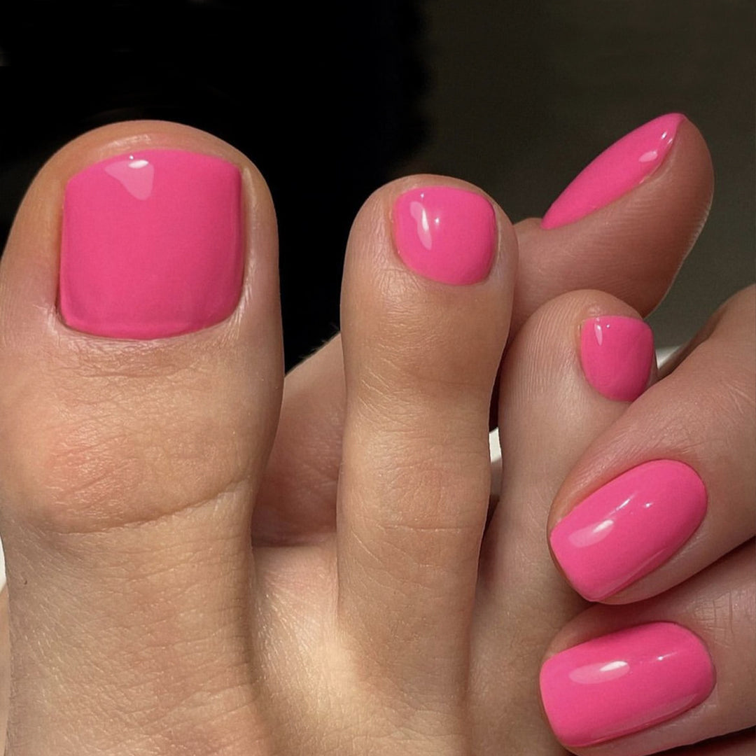 Glänzendes Press-On Nagelset mit Premium-Finish Karnz