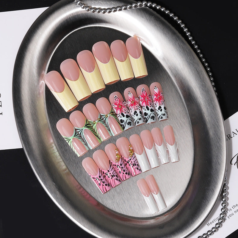 Künstlerische florale Nagelspitzen-Kollektion Karnz