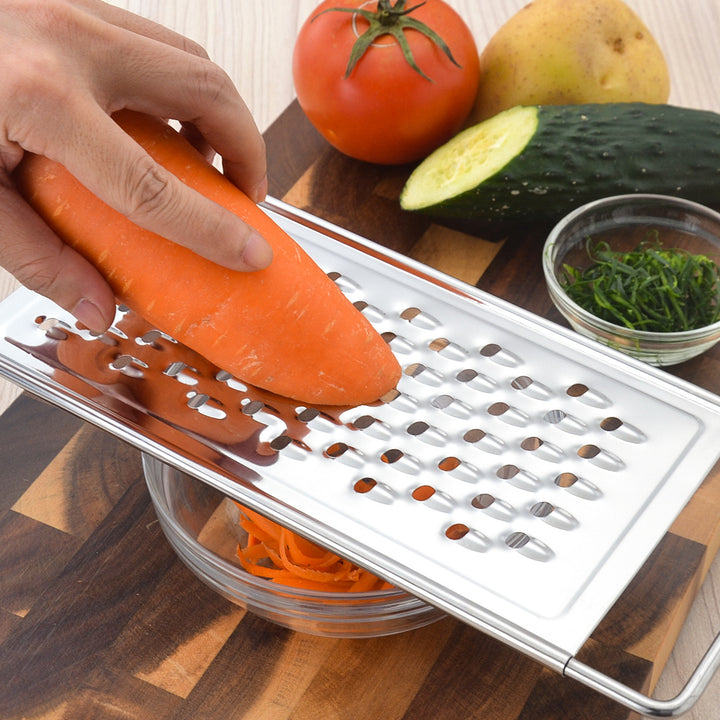 Edelstahl-Küchenreibe mit Ergonomischem Griff Karnz