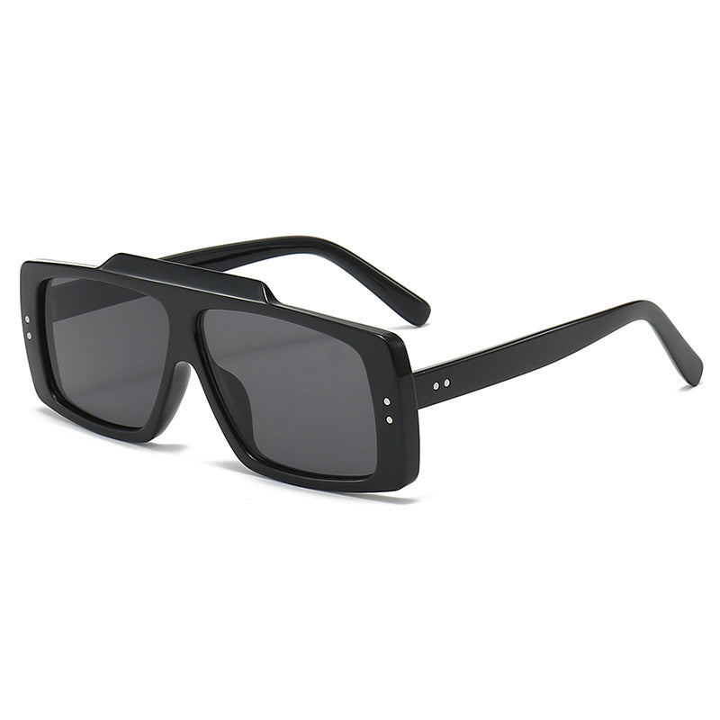 Damen Oversized Sonnenbrille im modernem Design Karnz