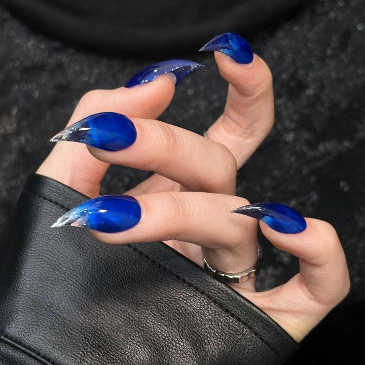 Elegantes Stiletto Press-On Nail-Set mit glänzendem Glanz