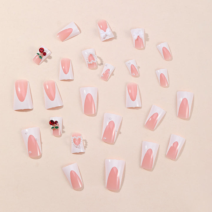 Elegante dekorative Nagelkunstverlängerungen Karnz