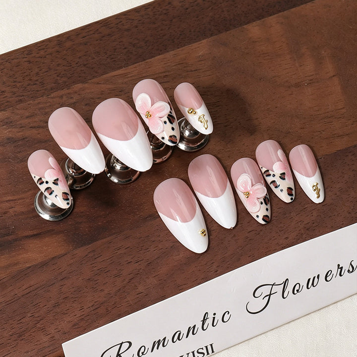 Elegante Blumen Acrylnagel Set Karnz