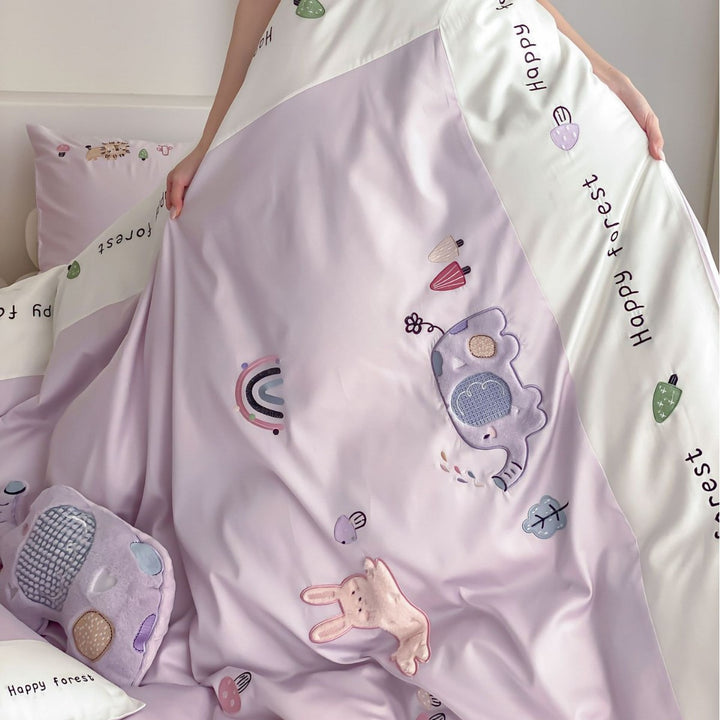Kinder-Bettwäsche-Set aus feinem Satin mit gestickten Elefantenapplikationen und dekorativem Saum Karnz