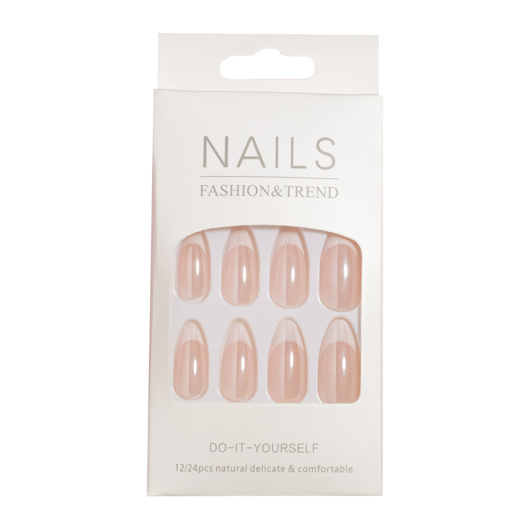 Elegantes French Tip Nagelkunst-Set Karnz