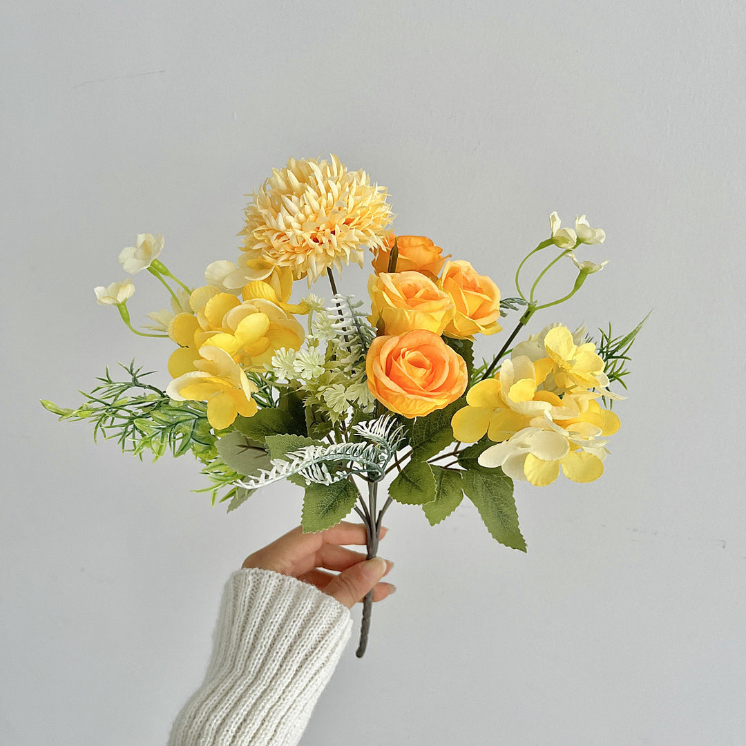 Dekorative Blumenstrauß Karnz